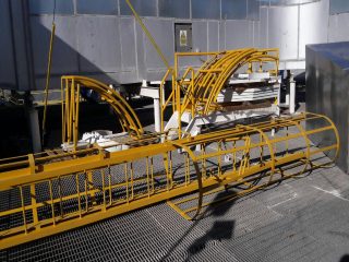 Estructura de mezzanine y escaleras marinas para Ford